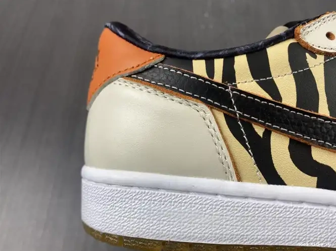 of Low OG Air DH6932-100 Year Jordan the 1 Tiger 0507